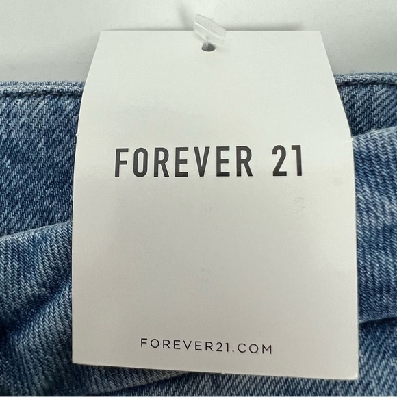 NWT Forever 21 Women’s Blue Jeans Sz 4 (27) Light Wash Mid-Rise Curved Straight - Picture 11 of 16